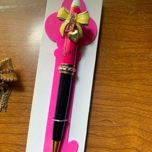 Betsey Johnson pen